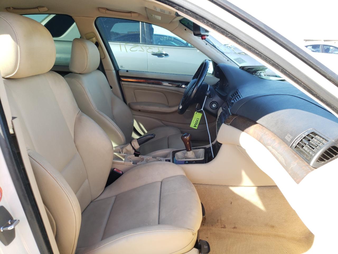 Photo 5 from auction – 2002 BMW 325 I with VIN WBAEV33402KL55360
