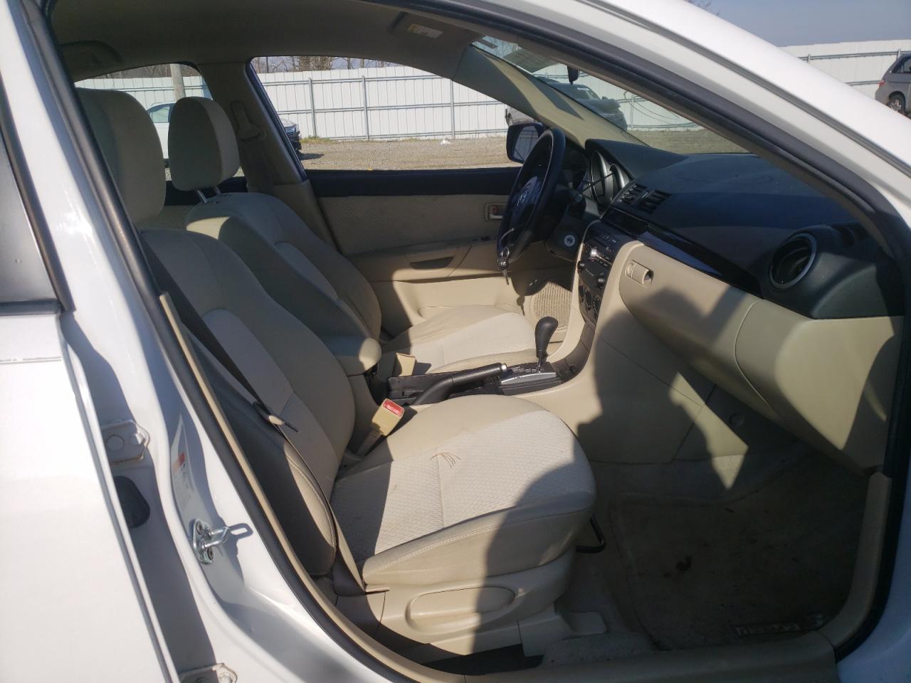 Photo 5 from auction – 2004 MAZDA 3 I with VIN JM1BK32F041183034