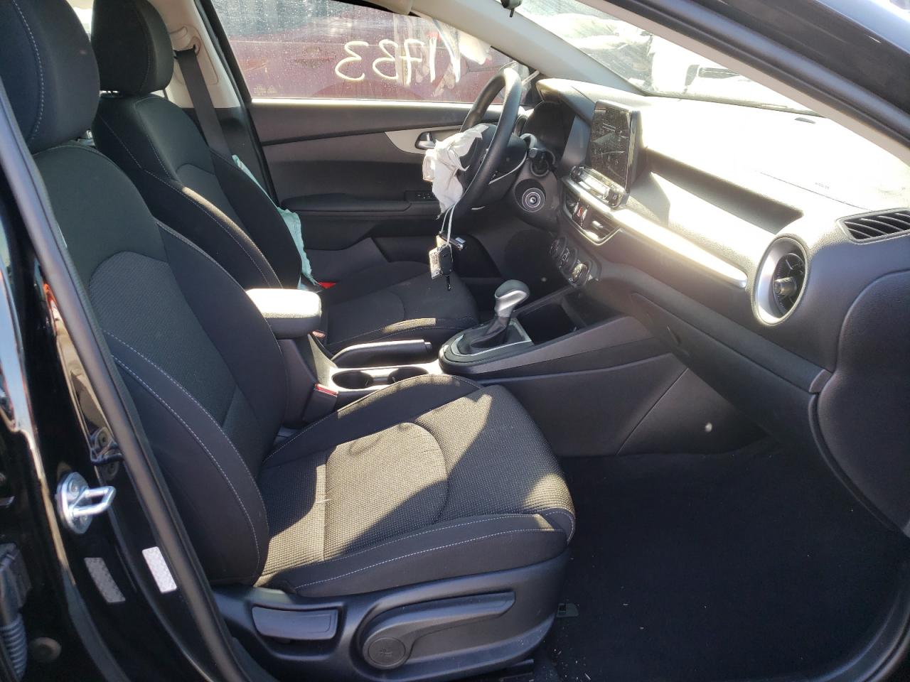Photo 5 from auction – 2021 KIA FORTE FE with VIN 3KPF24AD2ME397477