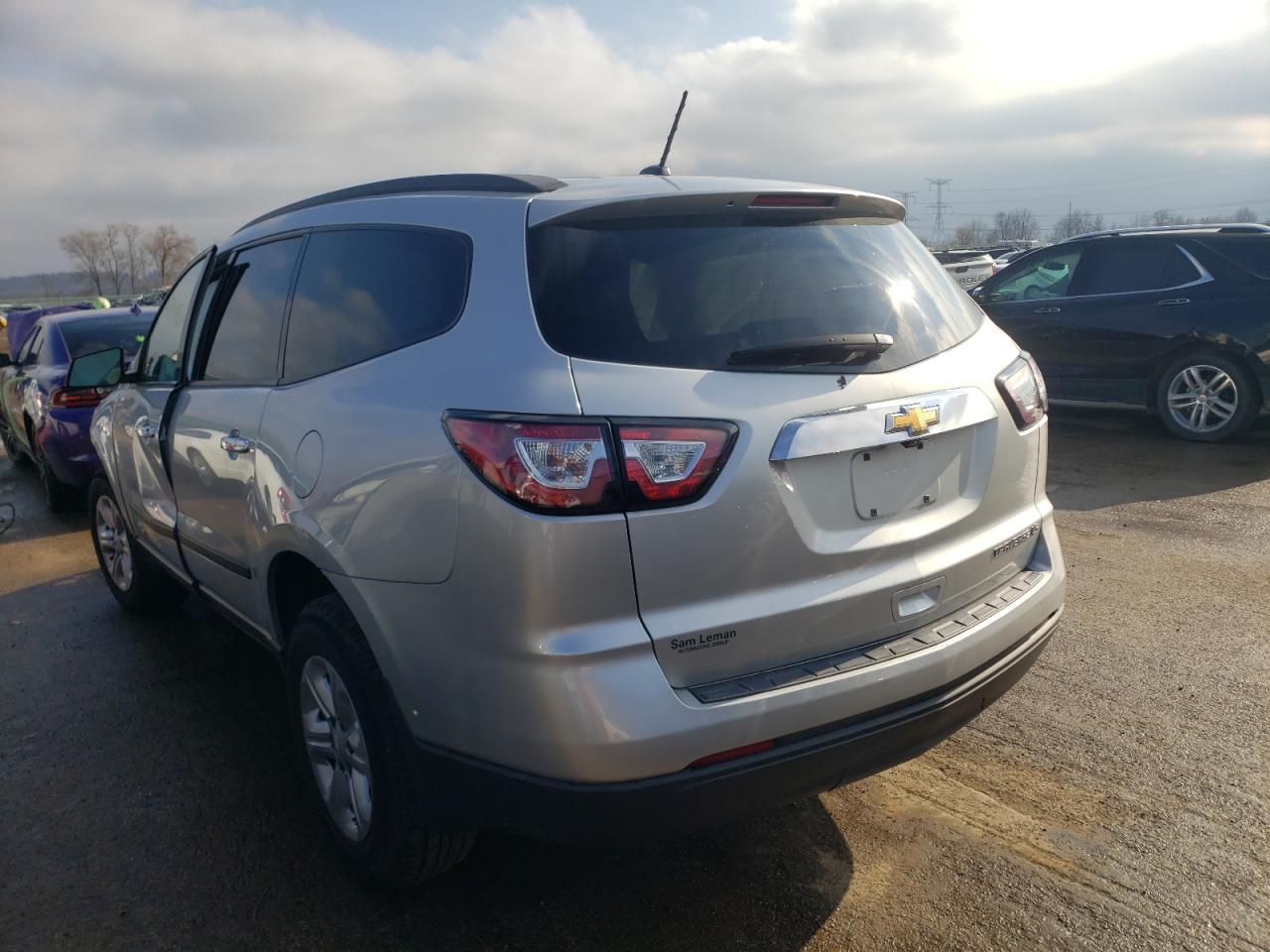 Foto 3 de la subasta – 2014 CHEVROLET TRAVERSE L con VIN 1GNKRFED5EJ355879