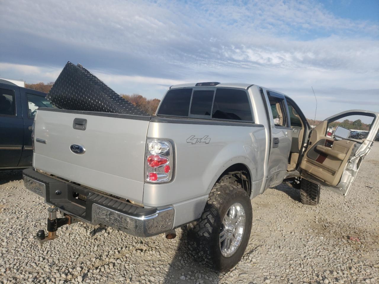 Photo 4 from auction – 2006 FORD F150 SUPER with VIN 1FTPW14V66FA70195