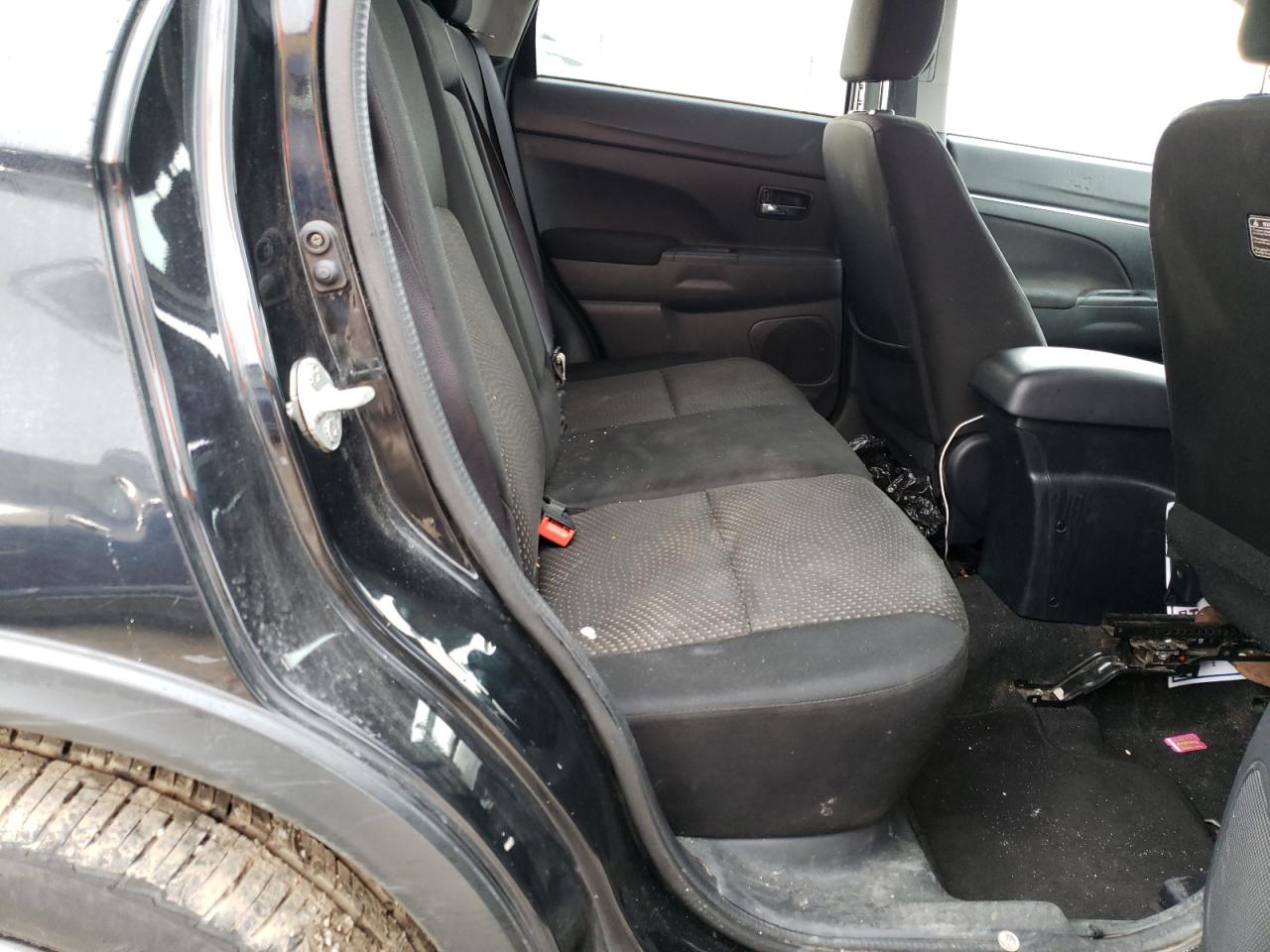 Photo 6 from auction – 2016 MITSUBISHI OUTLANDER with VIN JA4AP3AU0GZ043045