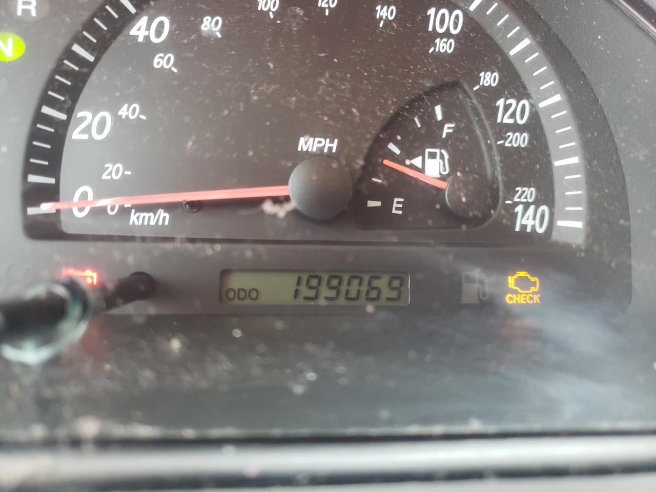 Photo 8 from auction – 2004 TOYOTA CAMRY LE with VIN 4T1BF32K54U570626