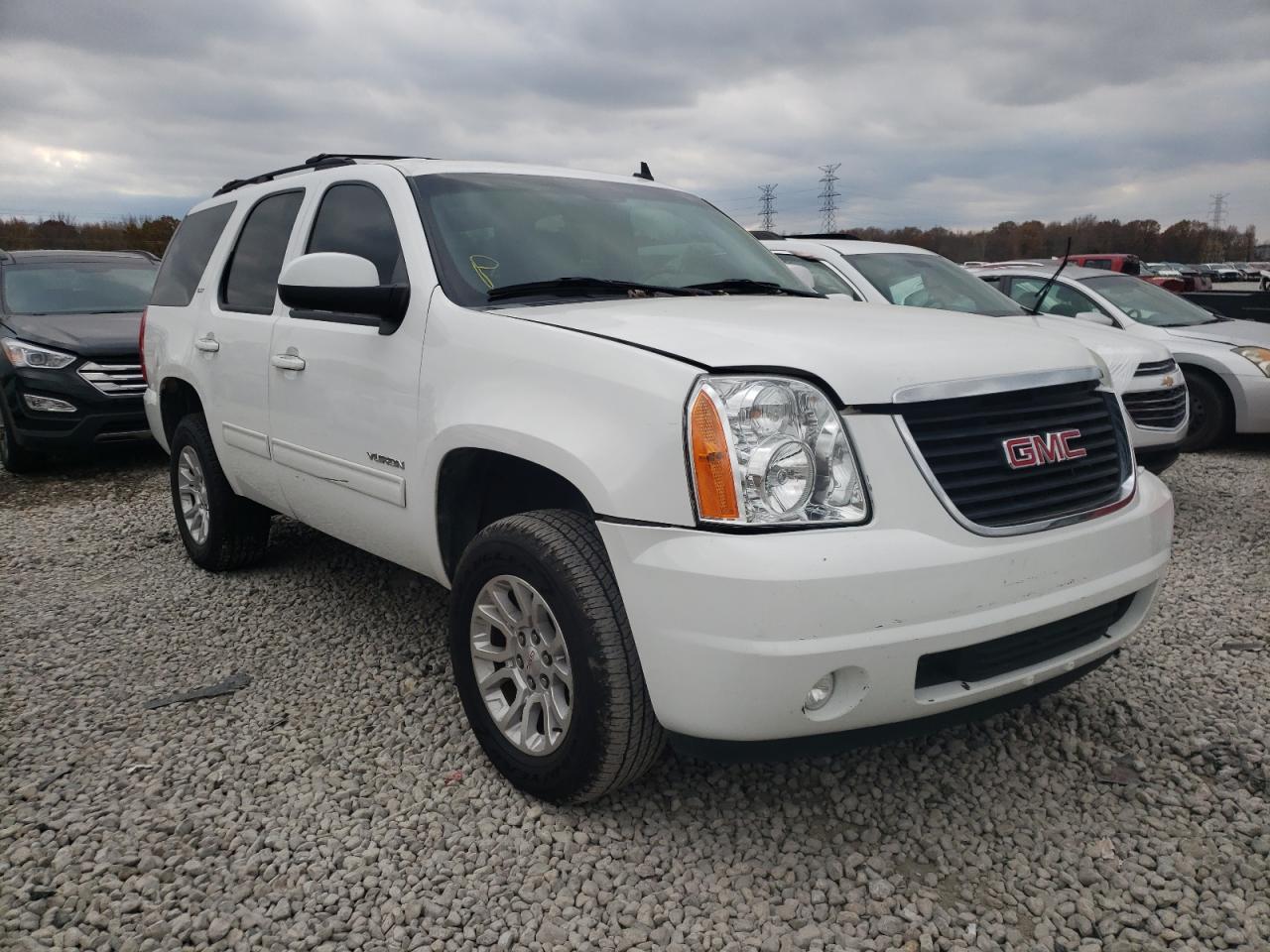 GMC YUKON SLT 2010 with VIN 1GKUKCE09AR210488 - Photo from auction