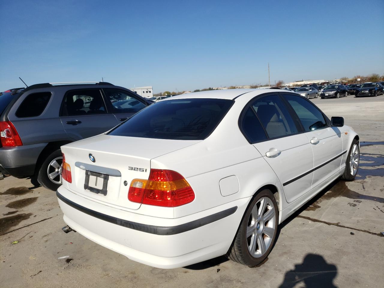Photo 4 from auction – 2002 BMW 325 I with VIN WBAEV33402KL55360