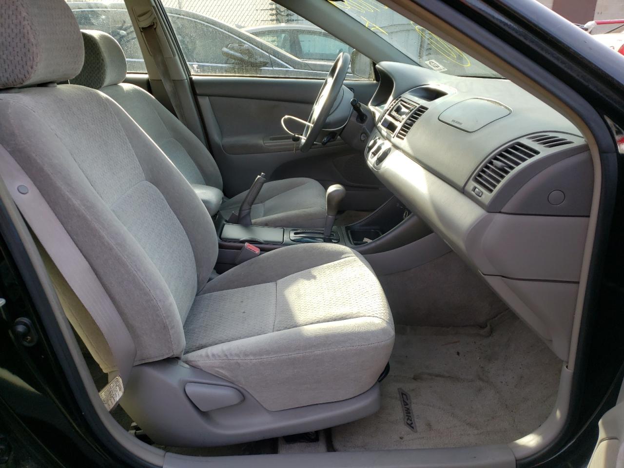 Photo 5 from auction – 2002 TOYOTA CAMRY LE with VIN 4T1BE32K82U102132