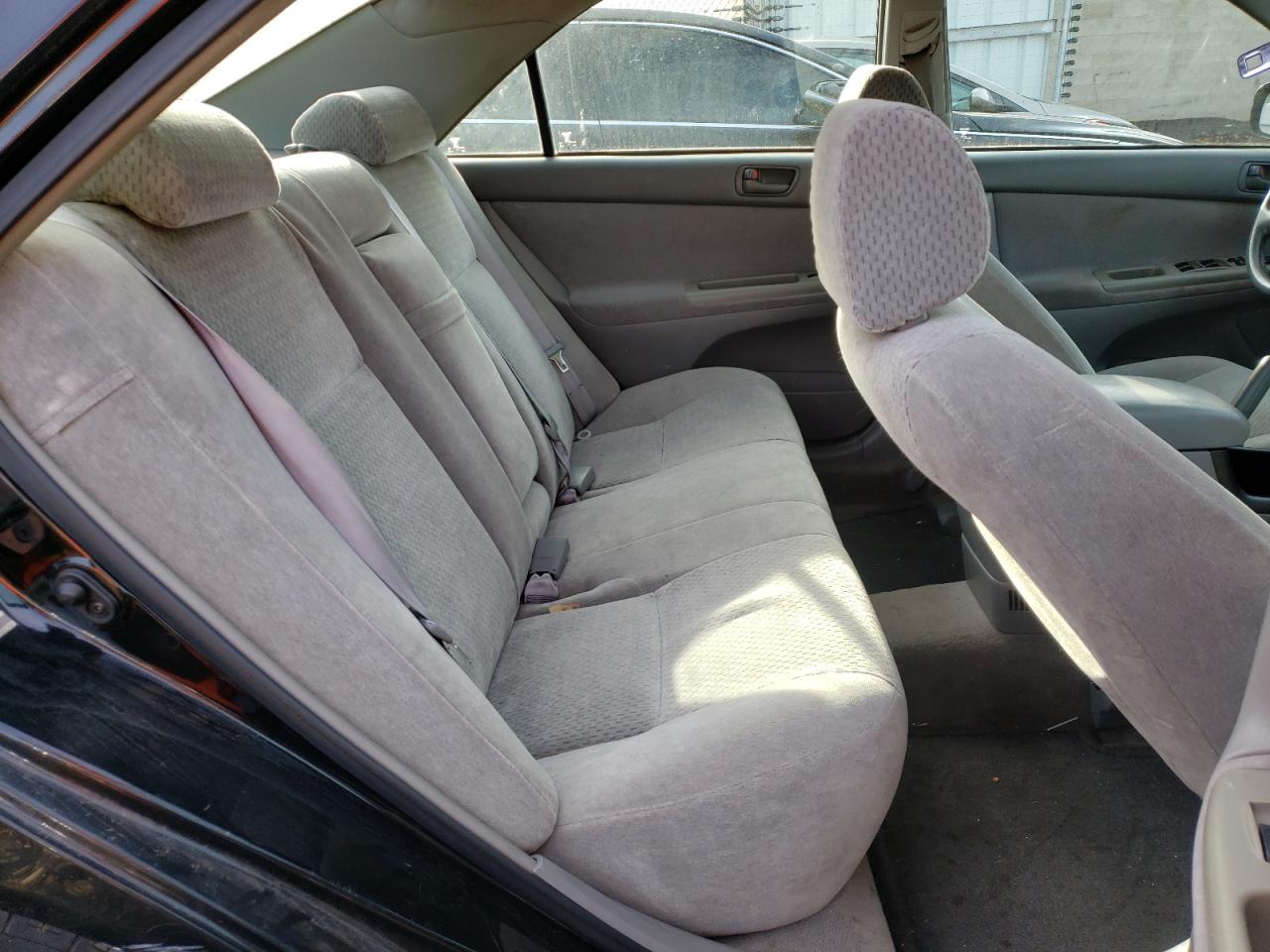 Photo 6 from auction – 2002 TOYOTA CAMRY LE with VIN 4T1BE32K82U102132
