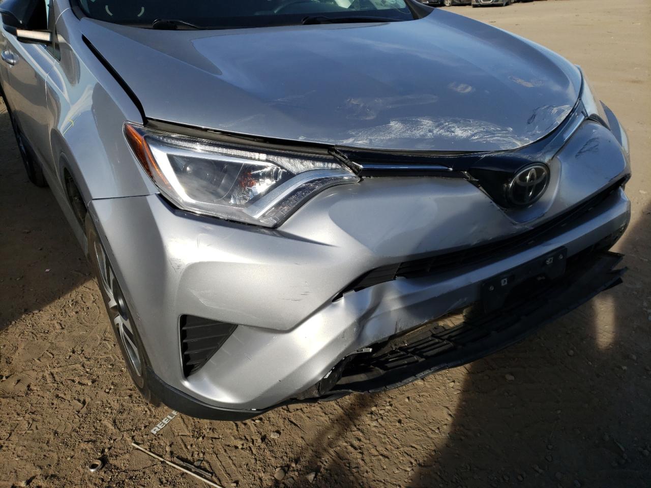 Photo 9 from auction – 2017 TOYOTA RAV4 LE with VIN 2T3BFREVXHW658030