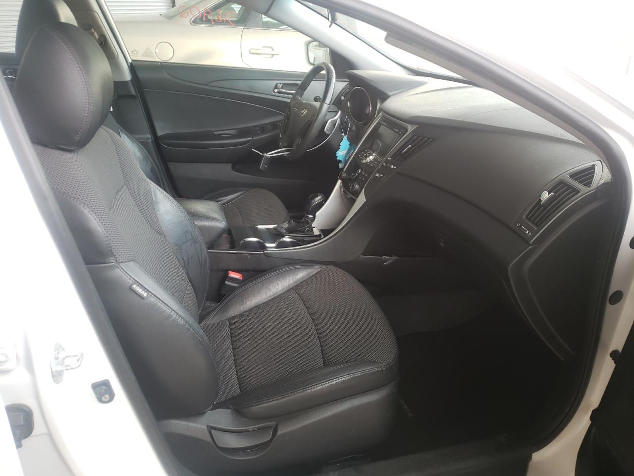 Photo 5 from auction – 2011 HYUNDAI SONATA SE with VIN 5NPEC4AB7BH230242