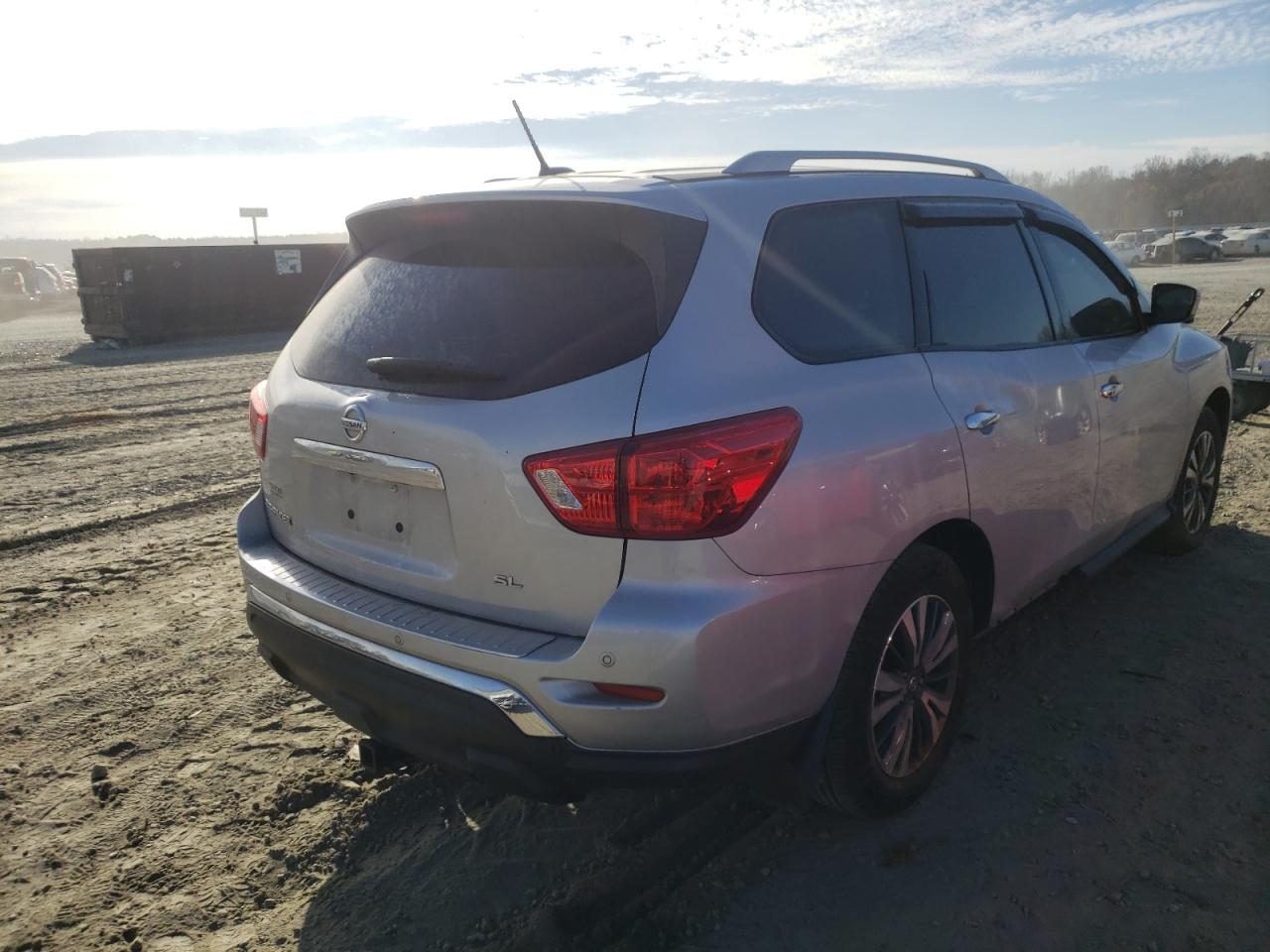 Photo 4 from auction – 2017 NISSAN PATHFINDER with VIN 5N1DR2MN7HC645002