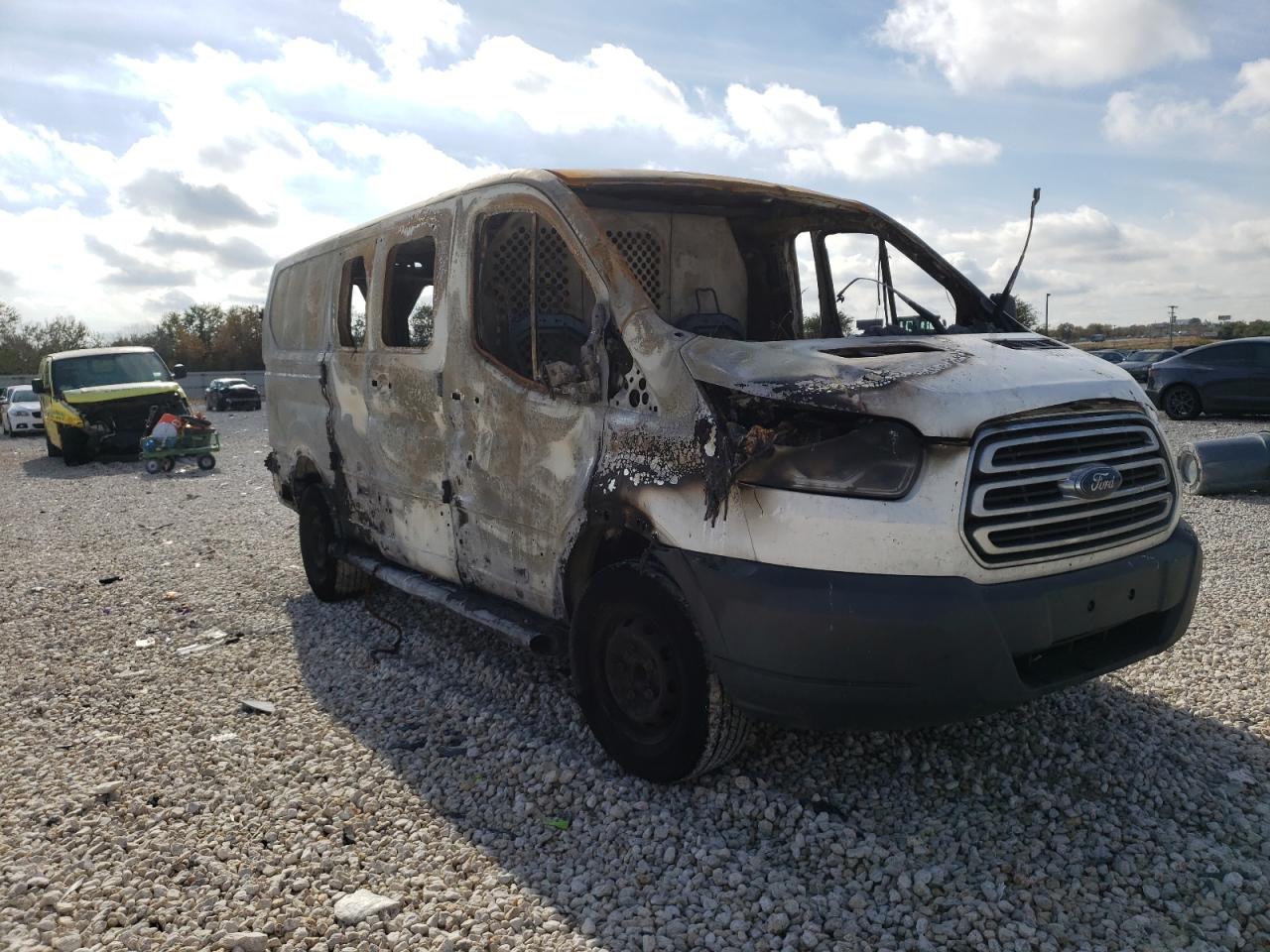 Foto 1 de la subasta – 2016 FORD TRANSIT con VIN 1FTYR1ZM7GKA23231
