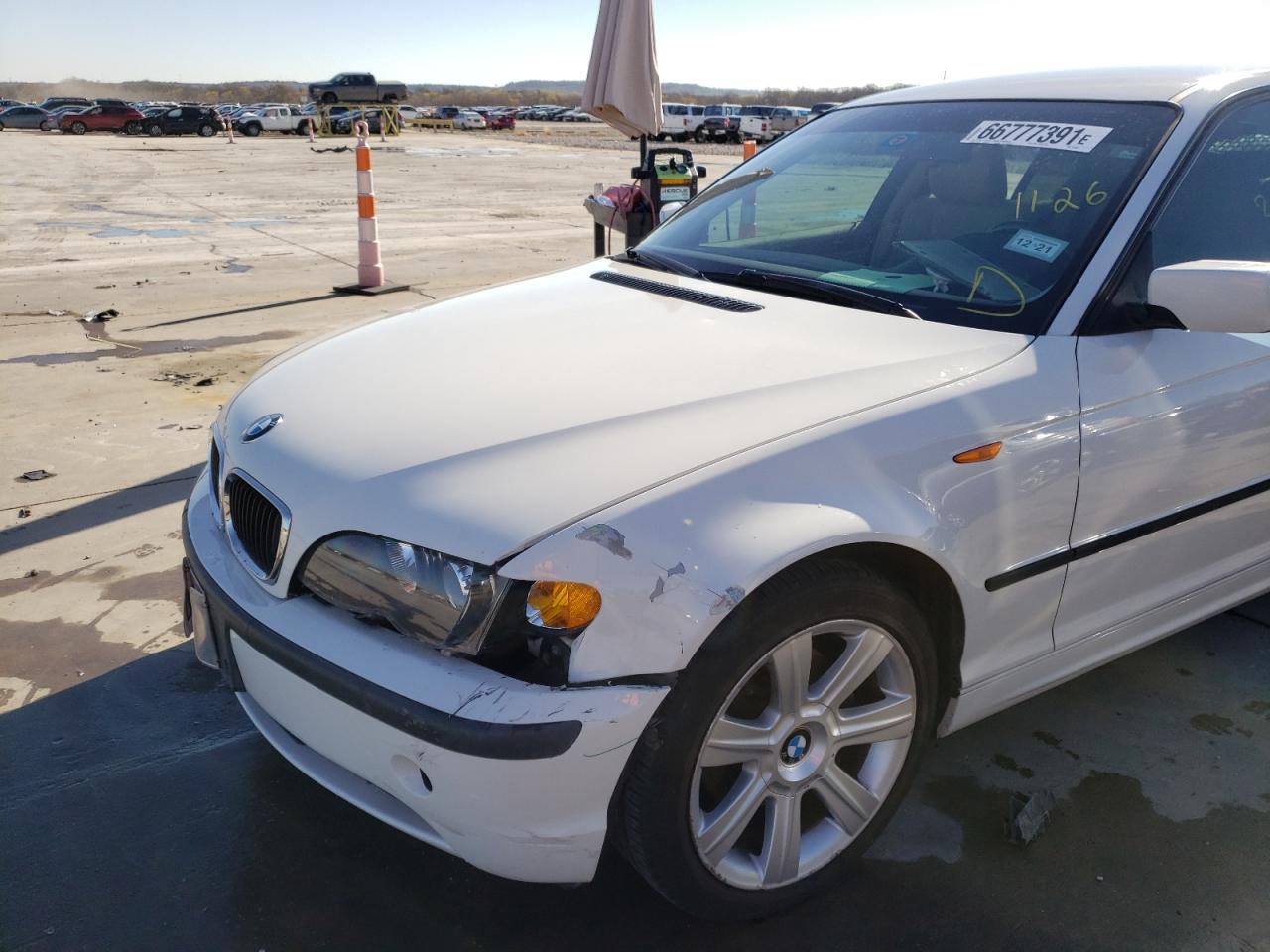 Photo 9 from auction – 2002 BMW 325 I with VIN WBAEV33402KL55360