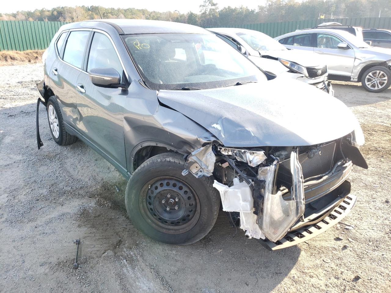 NISSAN ROGUE S 2015 with VIN KNMAT2MT1FP577423 - Photo from auction