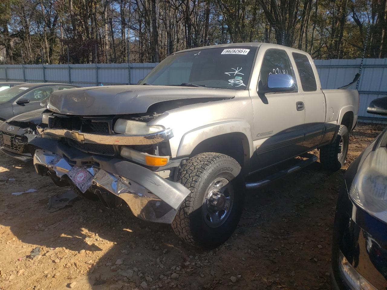Photo 2 from auction – 2001 CHEVROLET SILVERADO with VIN 1GCHC29U41E275659