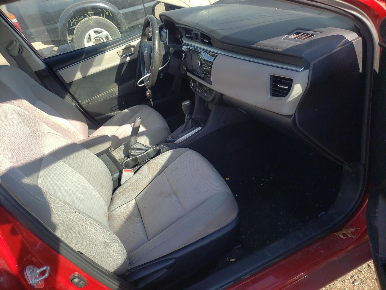 Photo 5 from auction – 2015 TOYOTA COROLLA L with VIN 5YFBURHE4FP333320