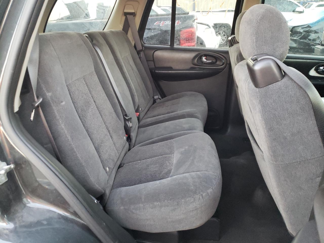 Photo 6 from auction – 2006 CHEVROLET TRAILBLAZE with VIN 1GNDT13S162269804