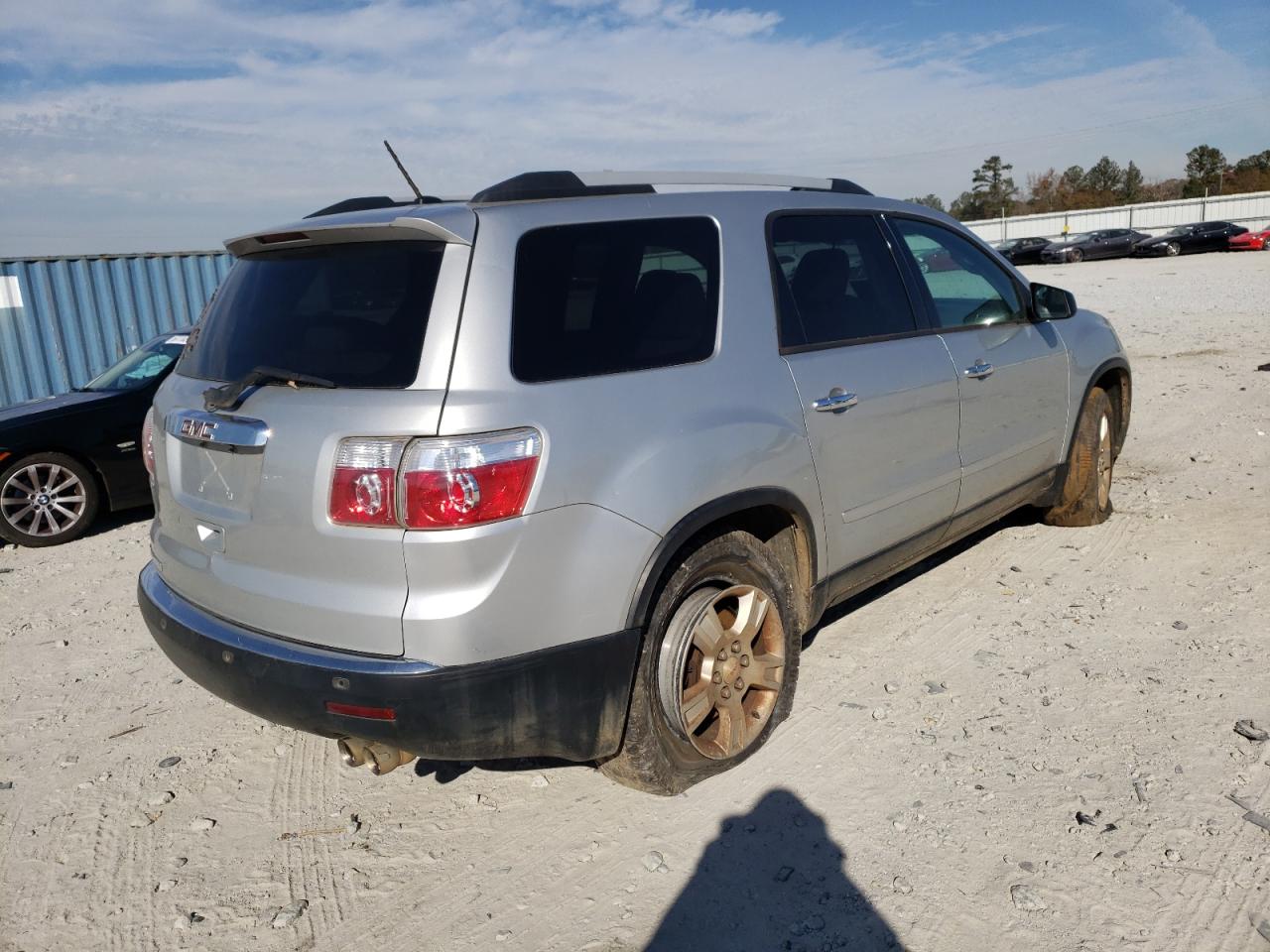 Photo 4 from auction – 2011 GMC ACADIA SLE with VIN 1GKKRPED1BJ368997
