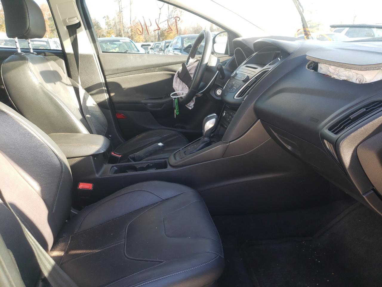 Photo 5 from auction – 2015 FORD FOCUS SE with VIN 1FADP3F2XFL319376