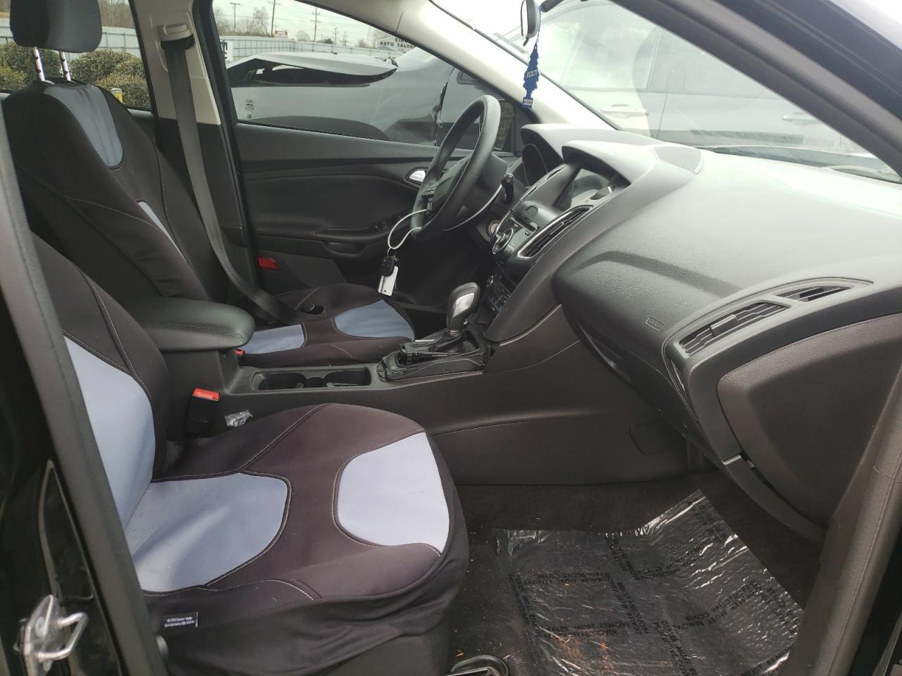 Photo 5 from auction – 2017 FORD FOCUS SEL with VIN 1FADP3M26HL248098