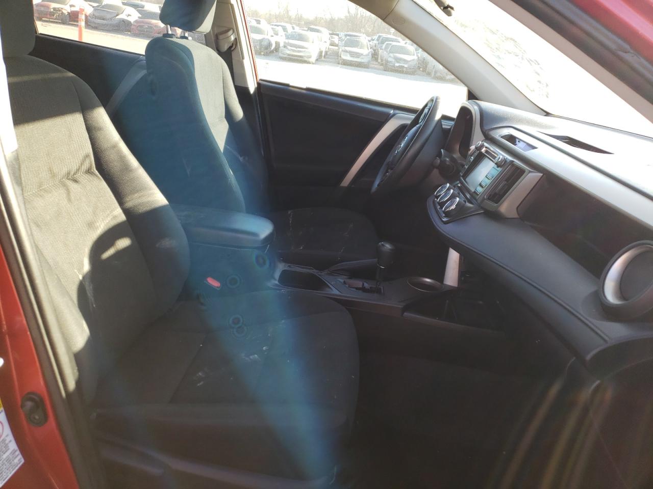 Photo 5 from auction – 2014 TOYOTA RAV4 LE with VIN 2T3ZFREV8EW115396
