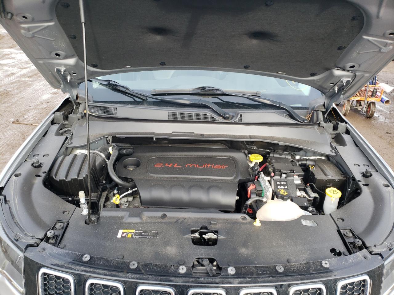 Фото 7 с аукциона – 2018 JEEP COMPASS LA с VIN 3C4NJDBB9JT479077
