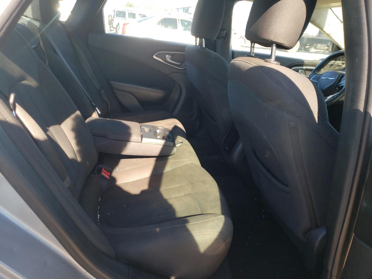 Photo 6 from auction – 2016 CHRYSLER 200 LIMITE with VIN 1C3CCCAG7GN140999