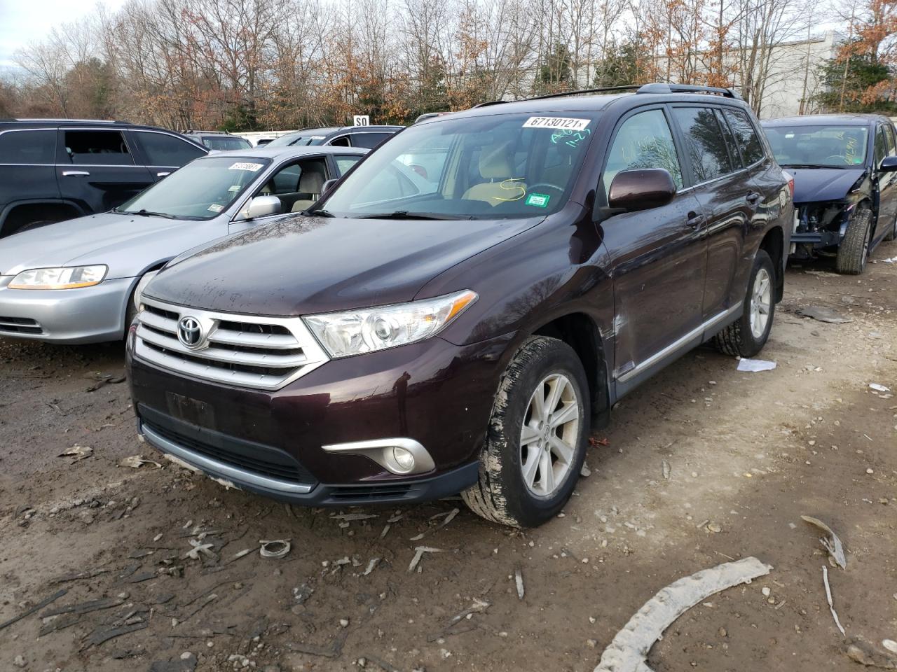 Photo 2 from auction – 2013 TOYOTA HIGHLANDER with VIN 5TDBK3EH0DS184135