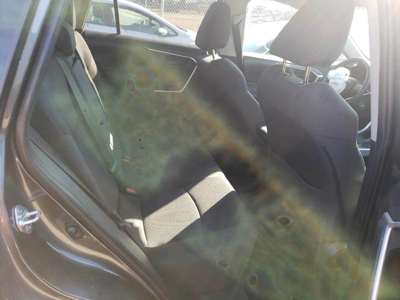 Photo 6 from auction – 2019 TOYOTA RAV4 LE with VIN 2T3F1RFV1KC054860