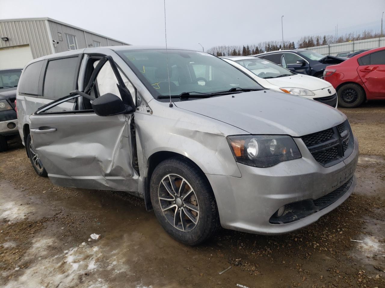 DODGE GRAND CARA 2019 with VIN 2C4RDGBG0KR599232 - Photo from auction