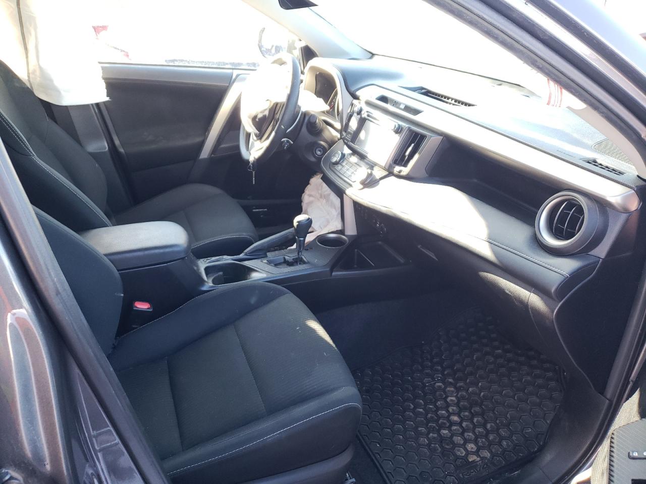 Photo 5 from auction – 2014 TOYOTA RAV4 XLE with VIN 2T3RFREV1EW183314