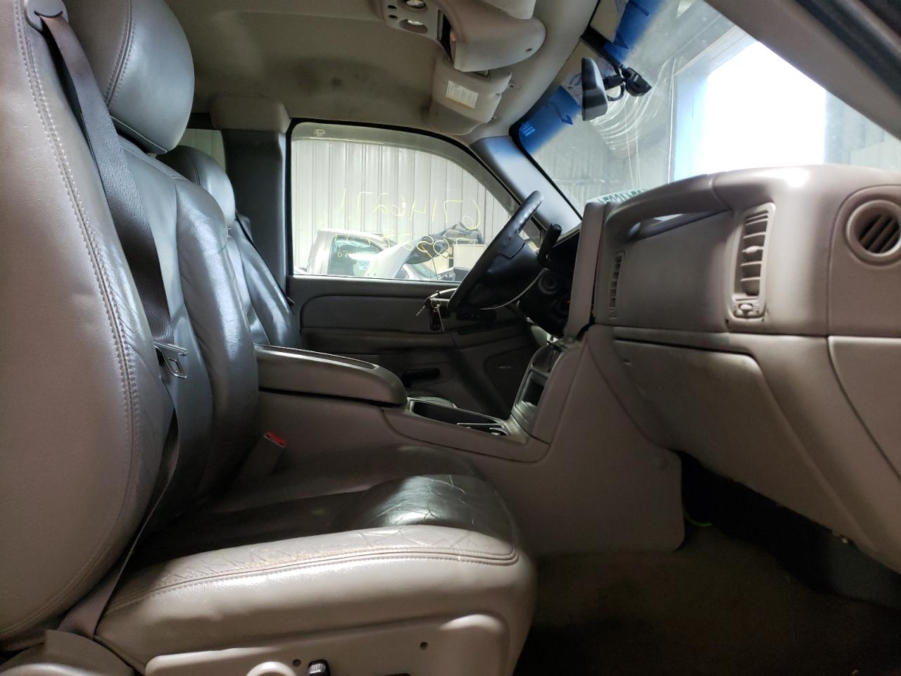 Photo 5 from auction – 2004 GMC NEW SIERRA with VIN 1GTEC19T44E179071