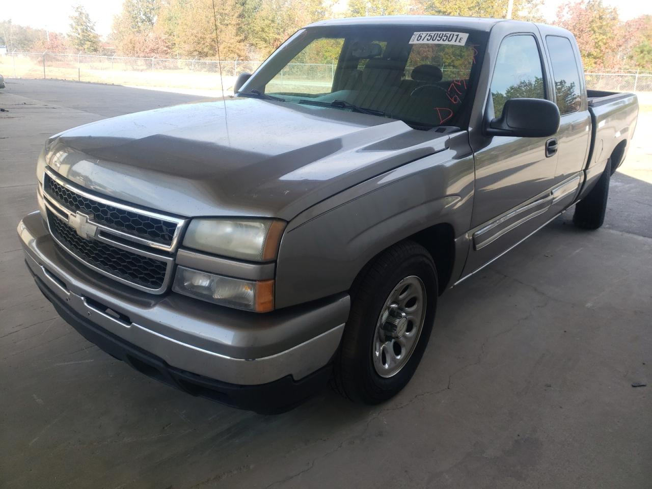 Photo 2 from auction – 2006 CHEVROLET SILVERADO with VIN 2GCEC19T161146257
