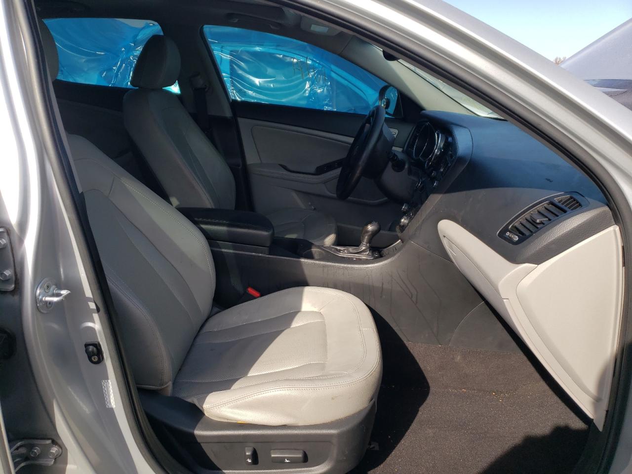 Photo 5 from auction – 2011 KIA OPTIMA EX with VIN KNAGN4A62B5175881