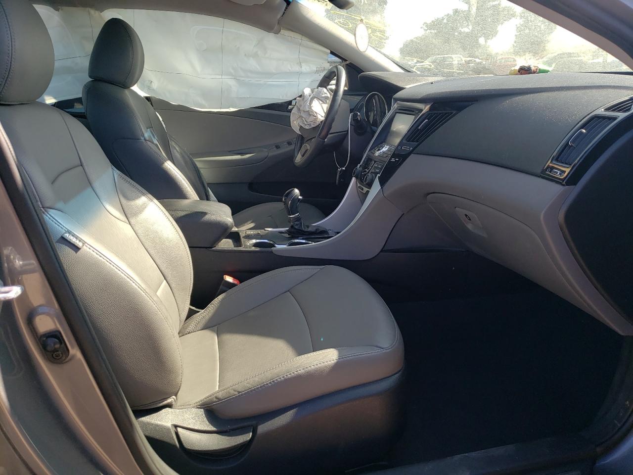 Photo 5 from auction – 2013 HYUNDAI SONATA SE with VIN 5NPEC4AC9DH674749