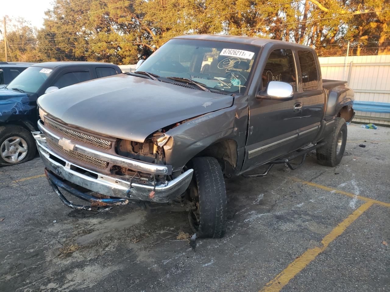 Photo 2 from auction – 2001 CHEVROLET SILVERADO with VIN 2GCEC19T911130820