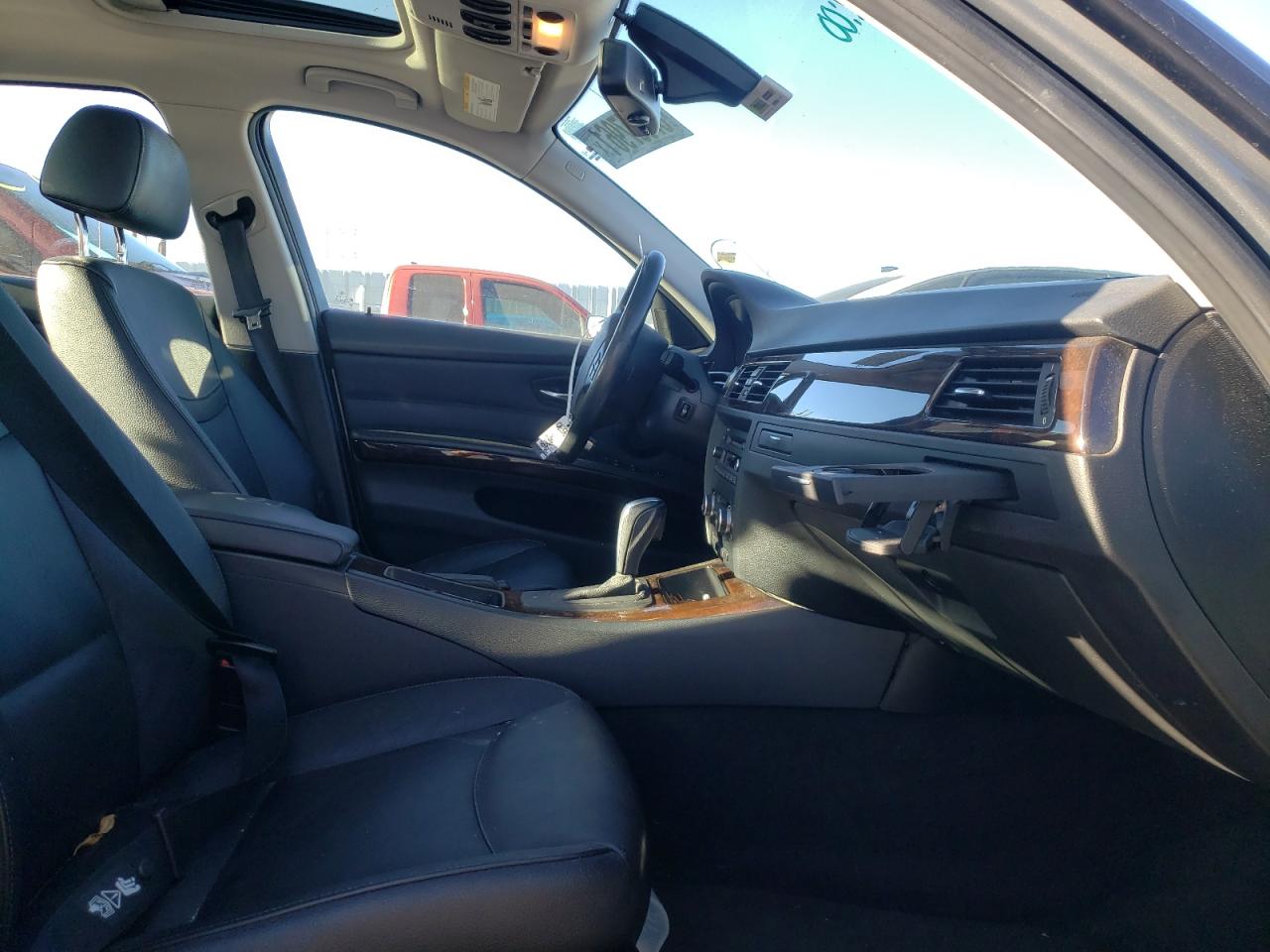 Photo 5 from auction – 2011 BMW 328 XI with VIN WBAPK7C56BF085500