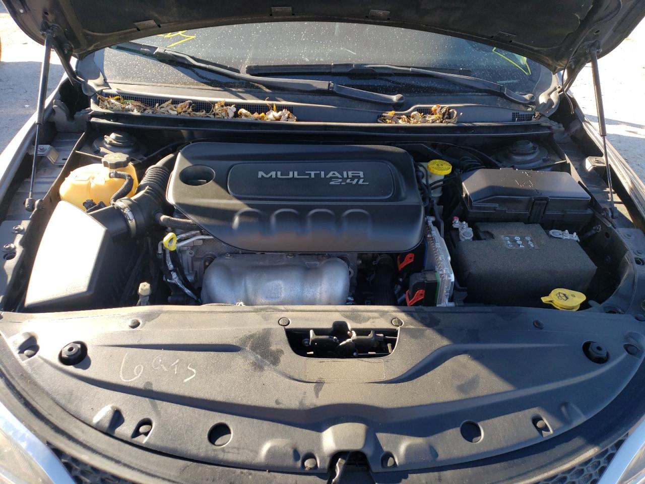 Photo 7 from auction – 2015 CHRYSLER 200 LIMITE with VIN 1C3CCCABXFN599219