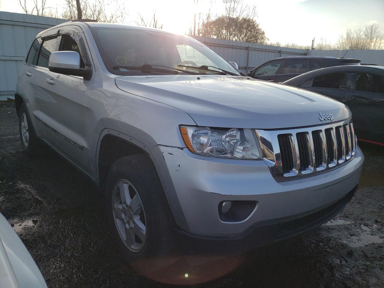 JEEP GRAND CHER 2011 with VIN 1J4RR4GG8BC550842 - Photo from auction