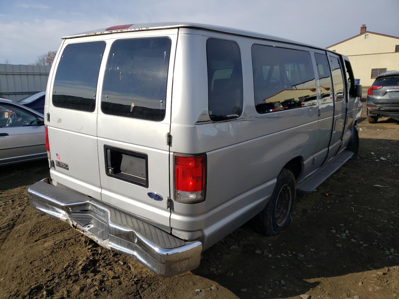 Photo 4 from auction – 2002 FORD ECONOLINE with VIN 1FBSS31L22HB33722