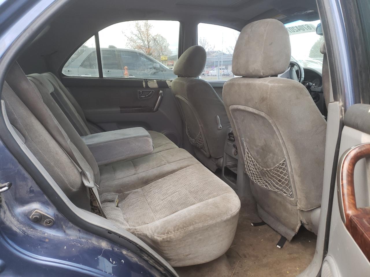 Photo 6 from auction – 2005 KIA SORENTO EX with VIN KNDJC733155400945