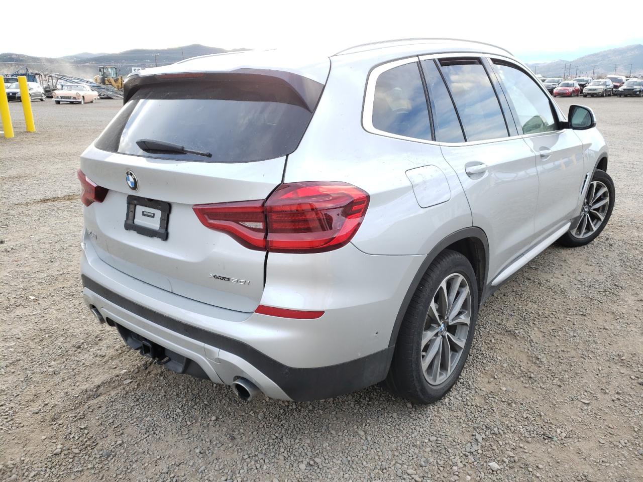 Photo 4 from auction – 2019 BMW X3 XDRIVE3 with VIN 5UXTR9C56KLP96171