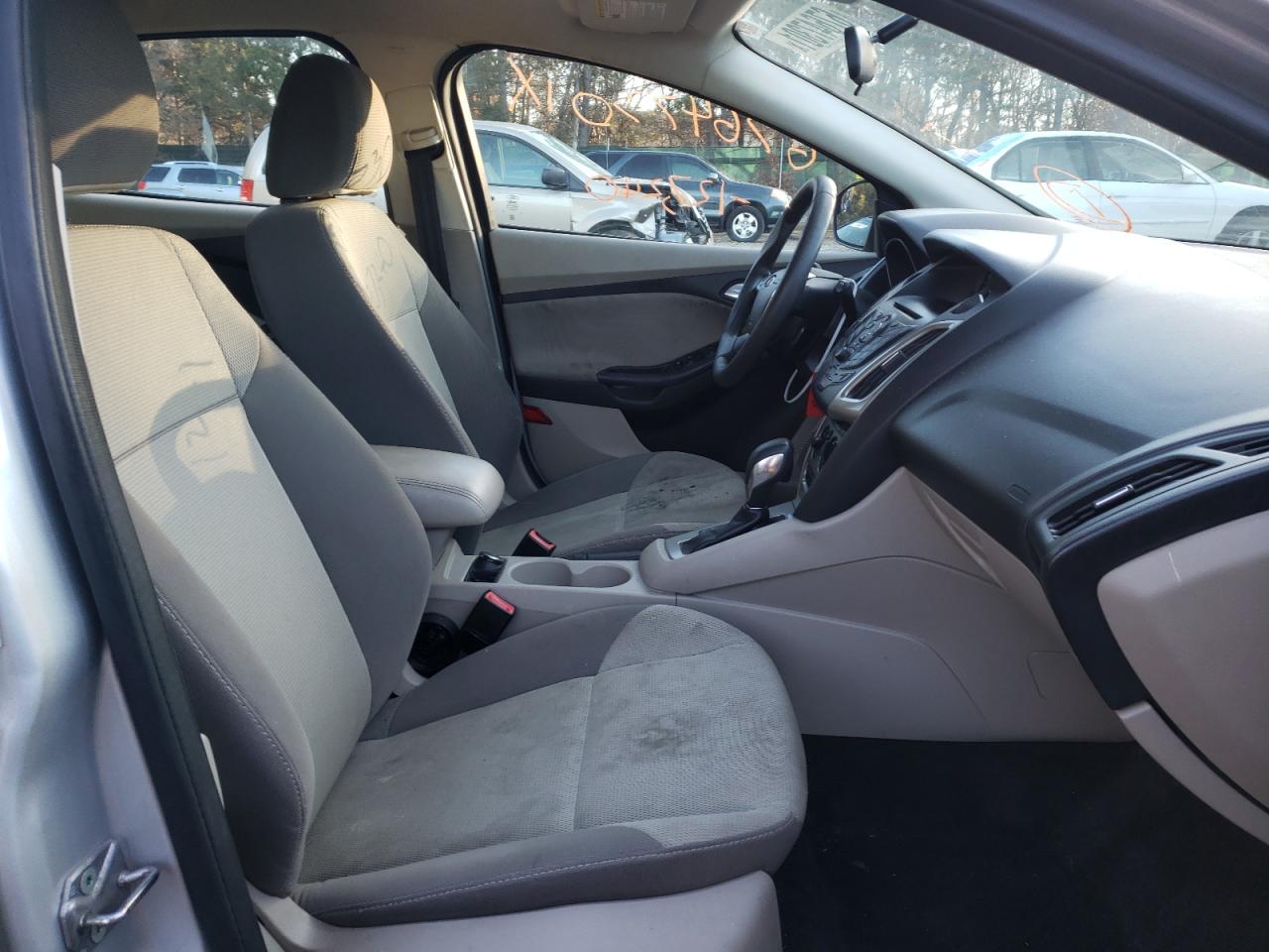 Photo 5 from auction – 2013 FORD FOCUS SE with VIN 1FADP3K2XDL107533