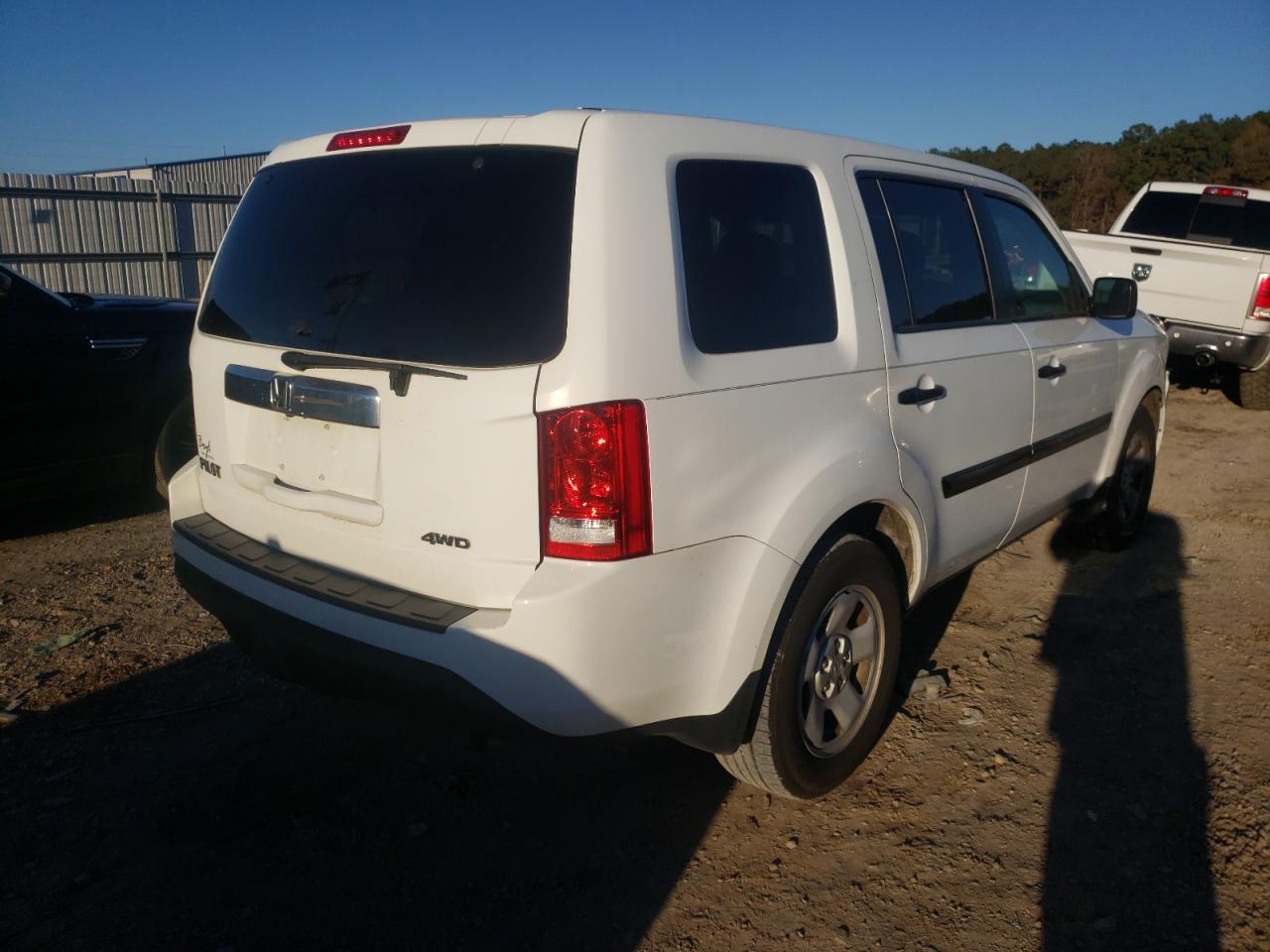 Photo 4 from auction – 2014 HONDA PILOT LX with VIN 5FNYF4H24EB022137