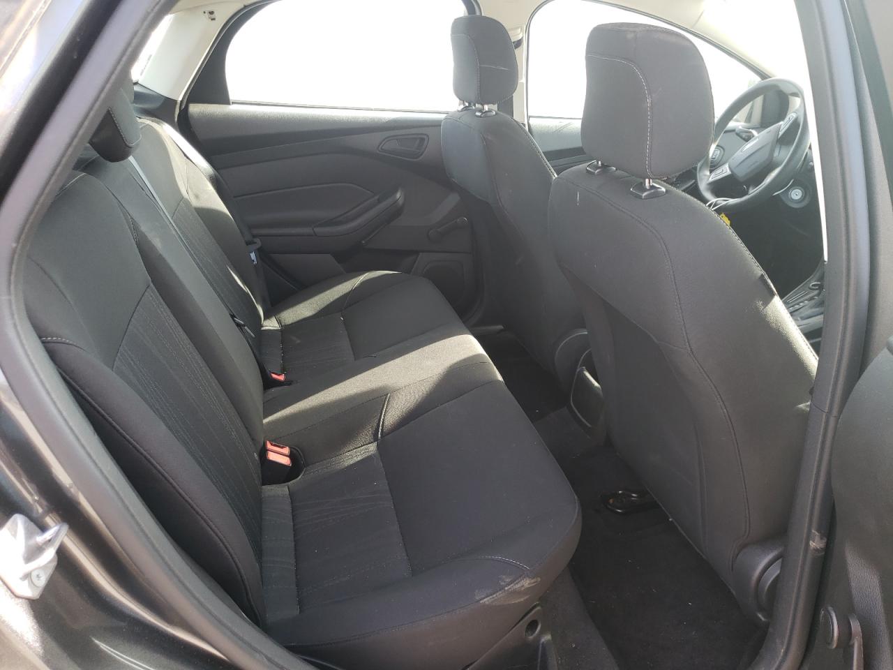 Photo 6 from auction – 2016 FORD FOCUS S with VIN 1FADP3E23GL355705