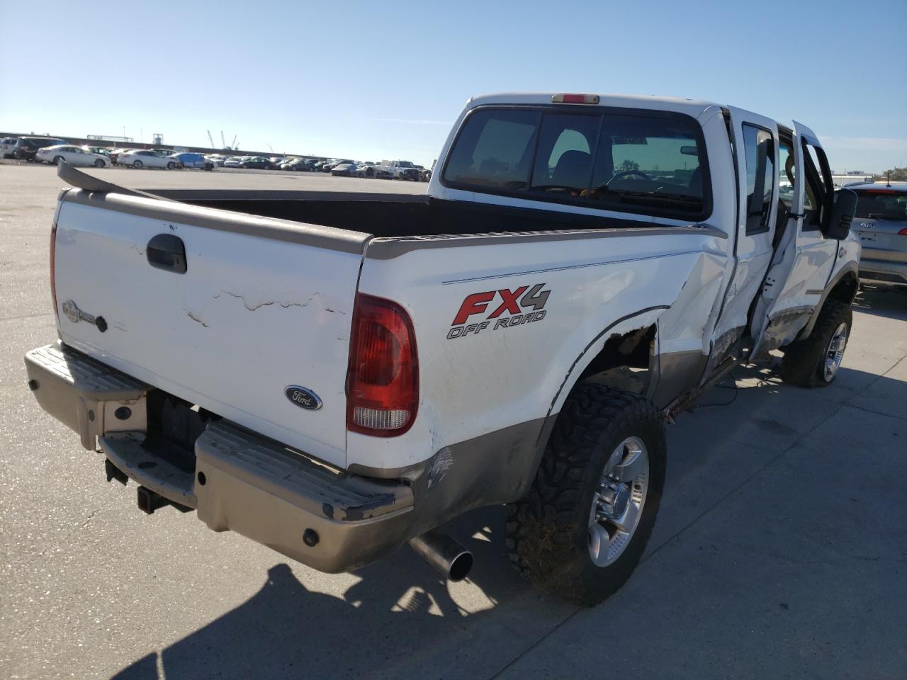 Photo 4 from auction – 2003 FORD F250 with VIN 1FTNW21P53EC45833