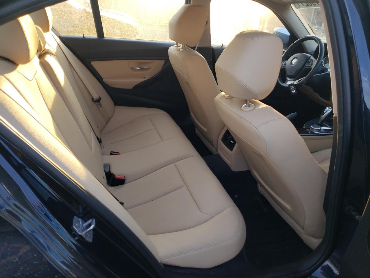 Photo 6 from auction – 2017 BMW 320 XI with VIN WBA8E5G33HNU45104