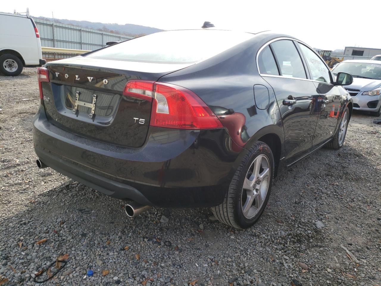 Photo 4 from auction – 2013 VOLVO S60 with VIN YV1612FS1D2181917