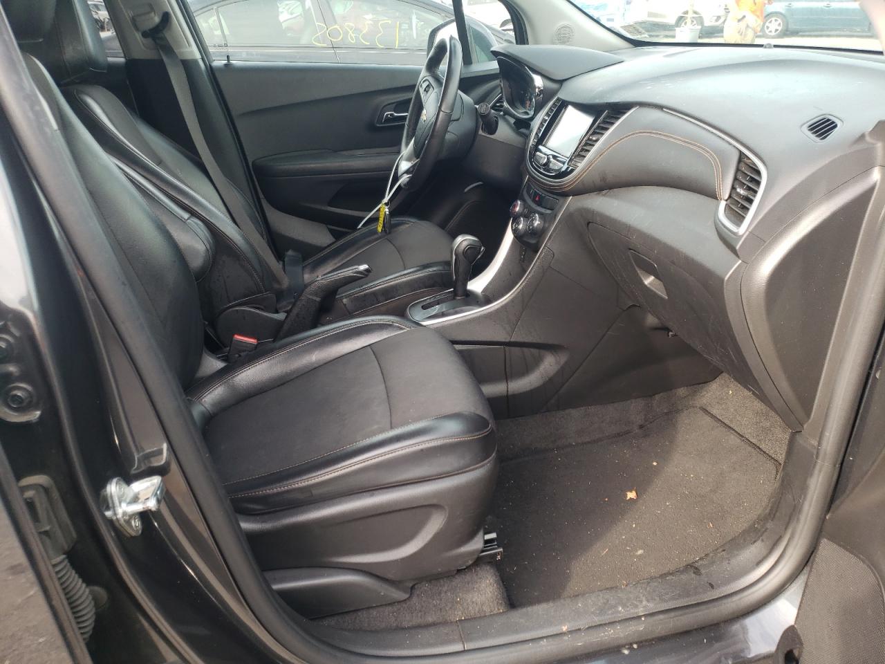 Photo 5 from auction – 2017 CHEVROLET TRAX 1LT with VIN KL7CJPSB0HB205011