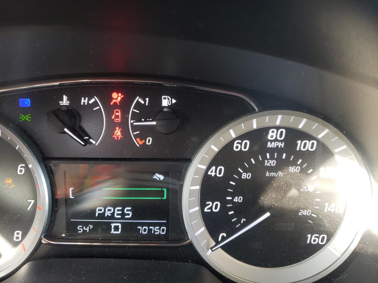 Photo 8 from auction – 2015 NISSAN SENTRA S with VIN 3N1AB7AP1FY311666