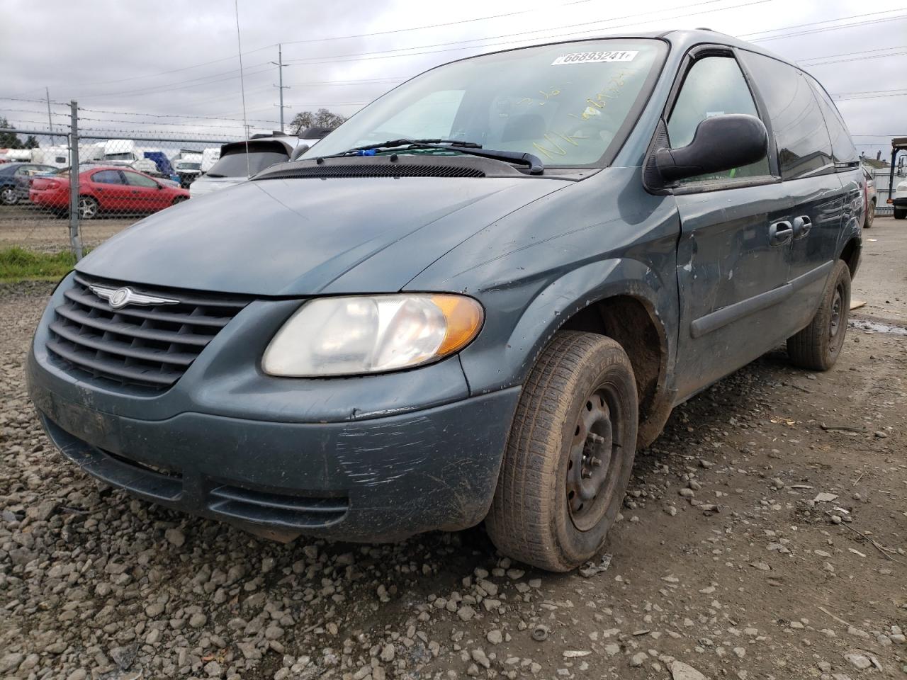 Photo 2 from auction – 2005 CHRYSLER TOWN & COU with VIN 1C4GP45R15B175281
